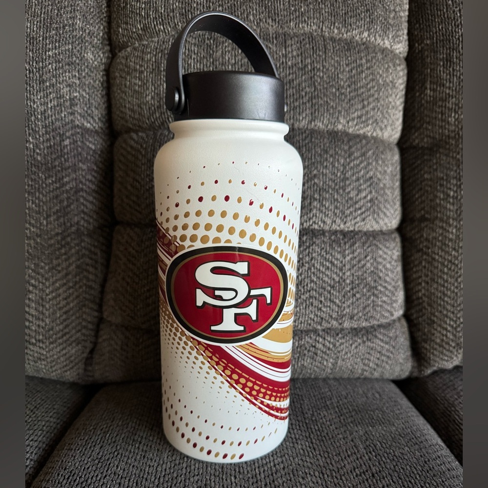 San Francisco 49ers White and Red Insulated Water Bottle 32 oz.